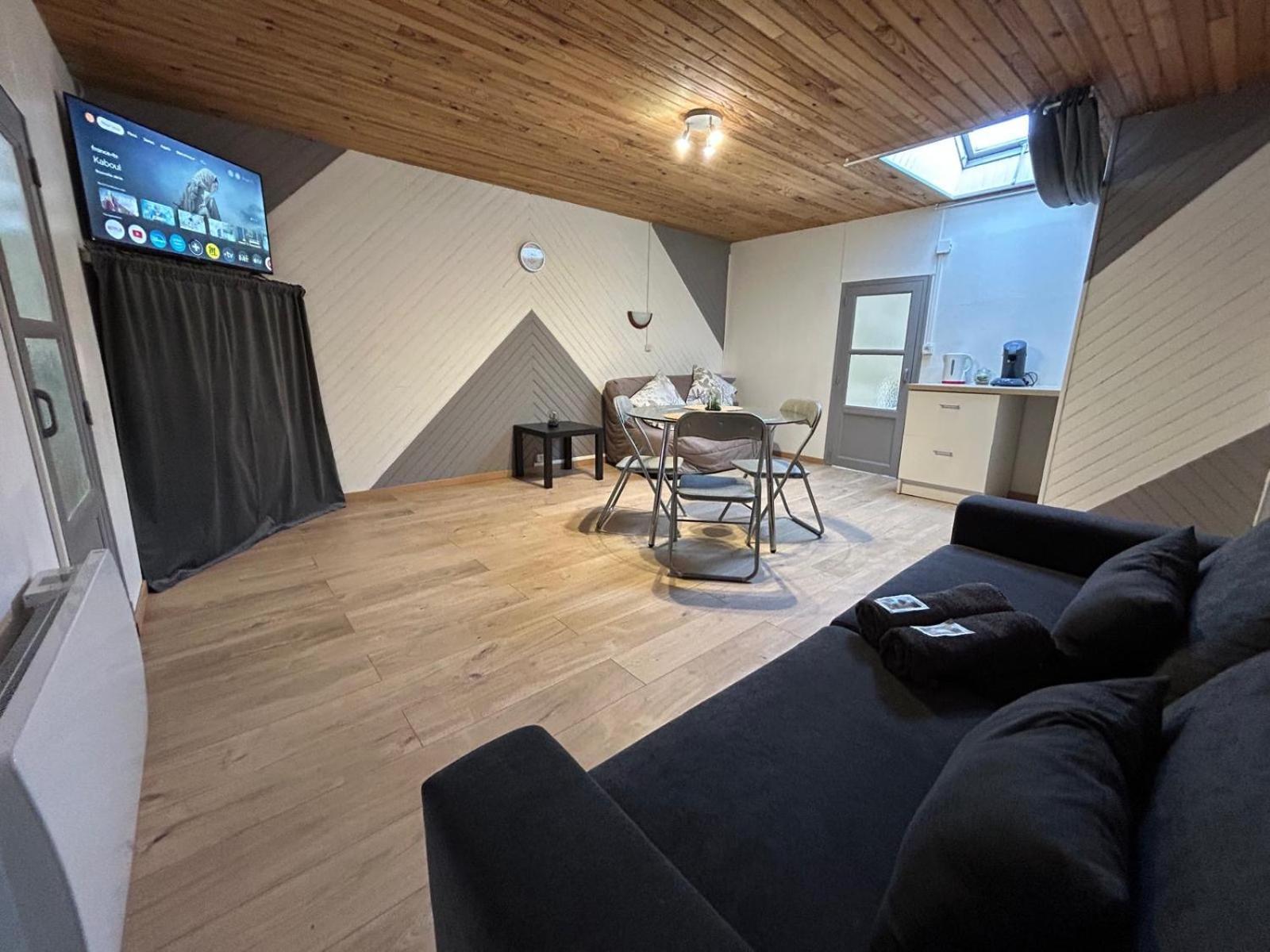 Appartamento Au Bouquet Troyen - Wifi - Calme Et Tranquillite Troyes Esterno foto